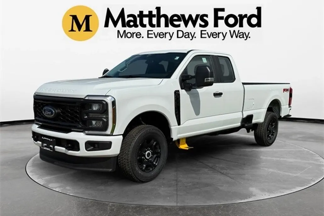 2025 Ford F-350 XL photo 1