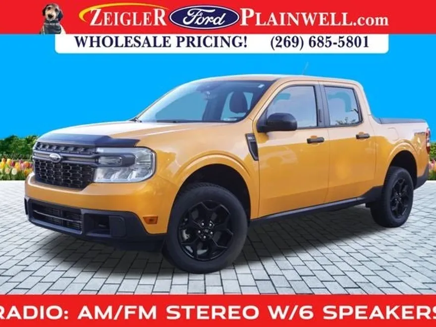 2022 Ford Maverick XLT photo 1