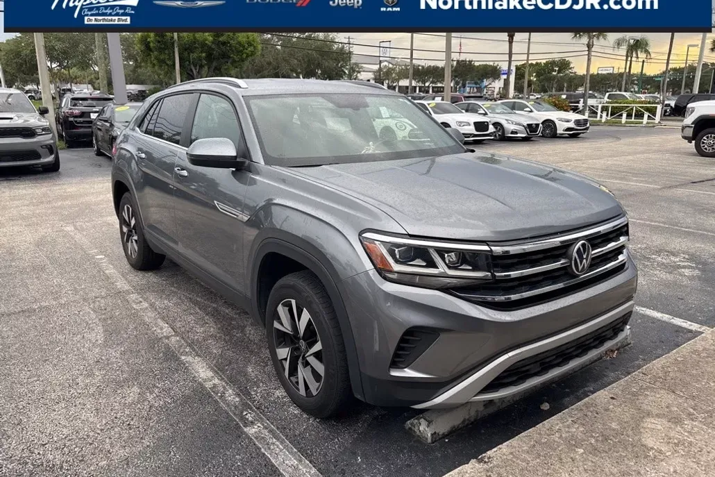 2022 Volkswagen Atlas Cross Sport SE photo 1