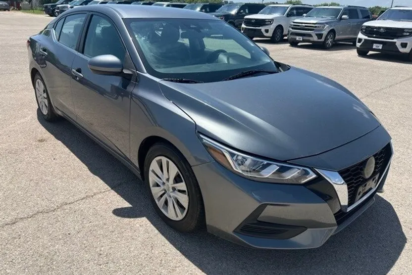 2022 Nissan Sentra S photo 1