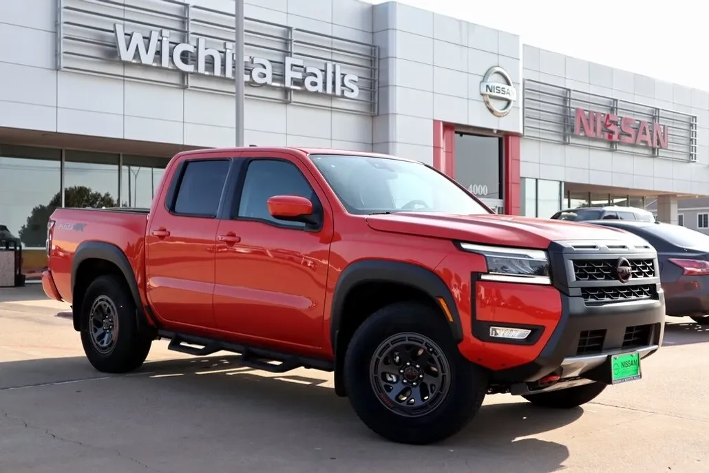 2025 Nissan Frontier PRO-4X photo 1