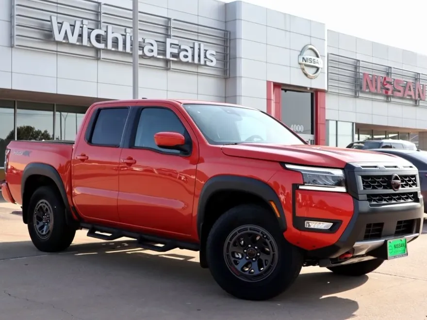 2025 Nissan Frontier PRO-4X photo 1