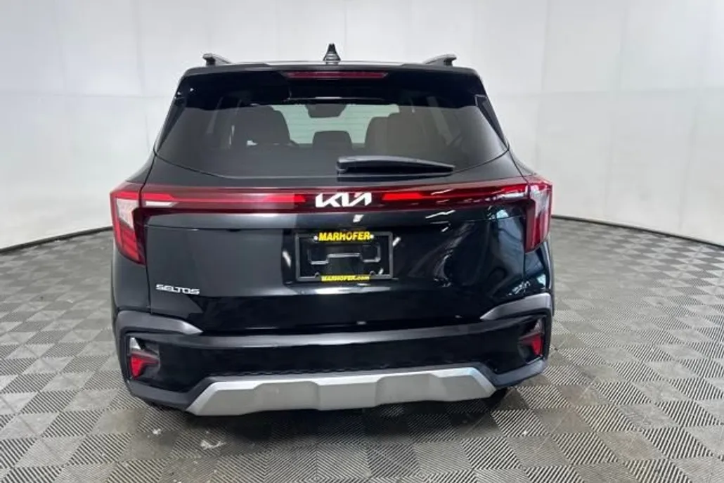 2024 Kia Seltos S photo 1