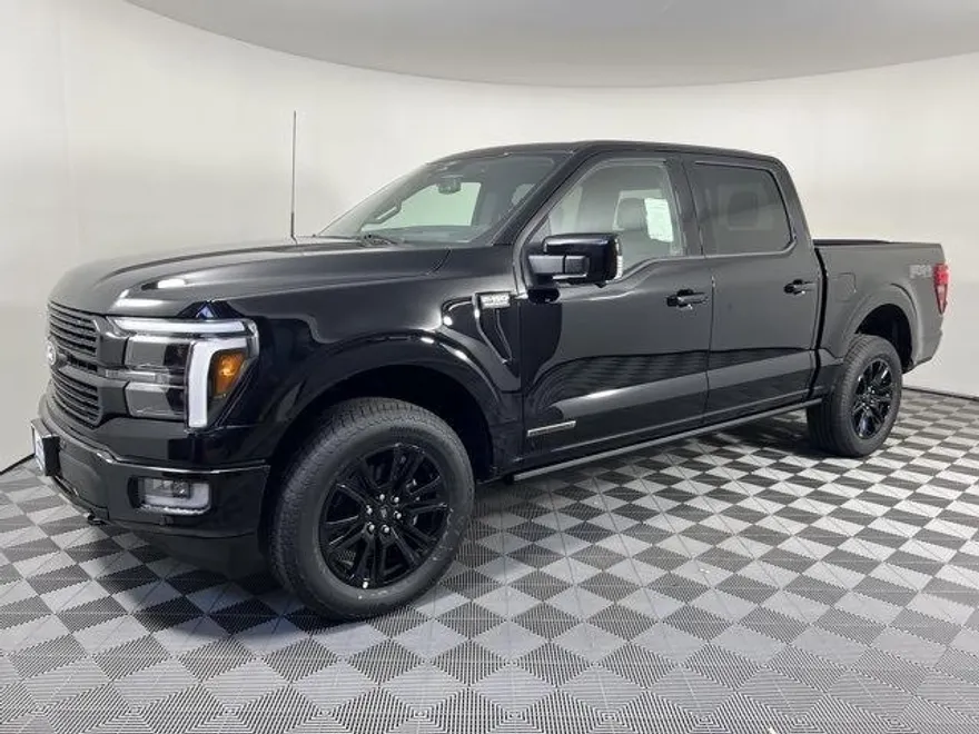 2025 Ford F-150 Platinum photo 1
