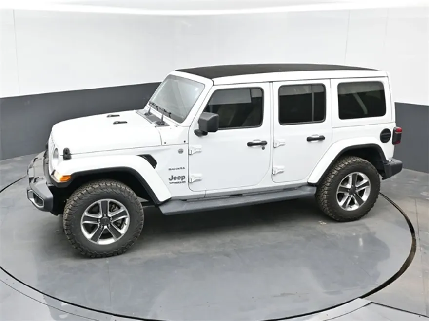2020 Jeep Wrangler Unlimited Sahara photo 1