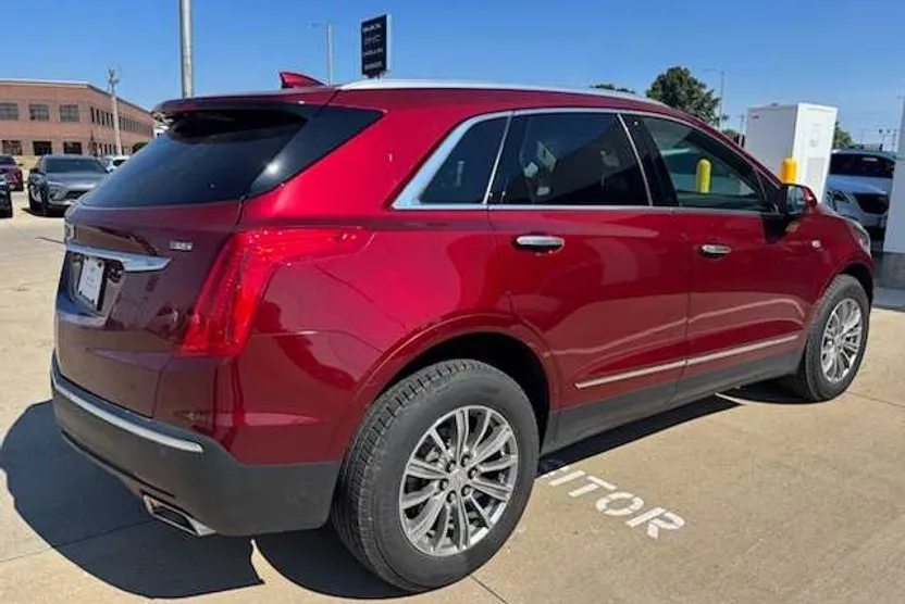 2017 Cadillac XT5 Luxury photo 1