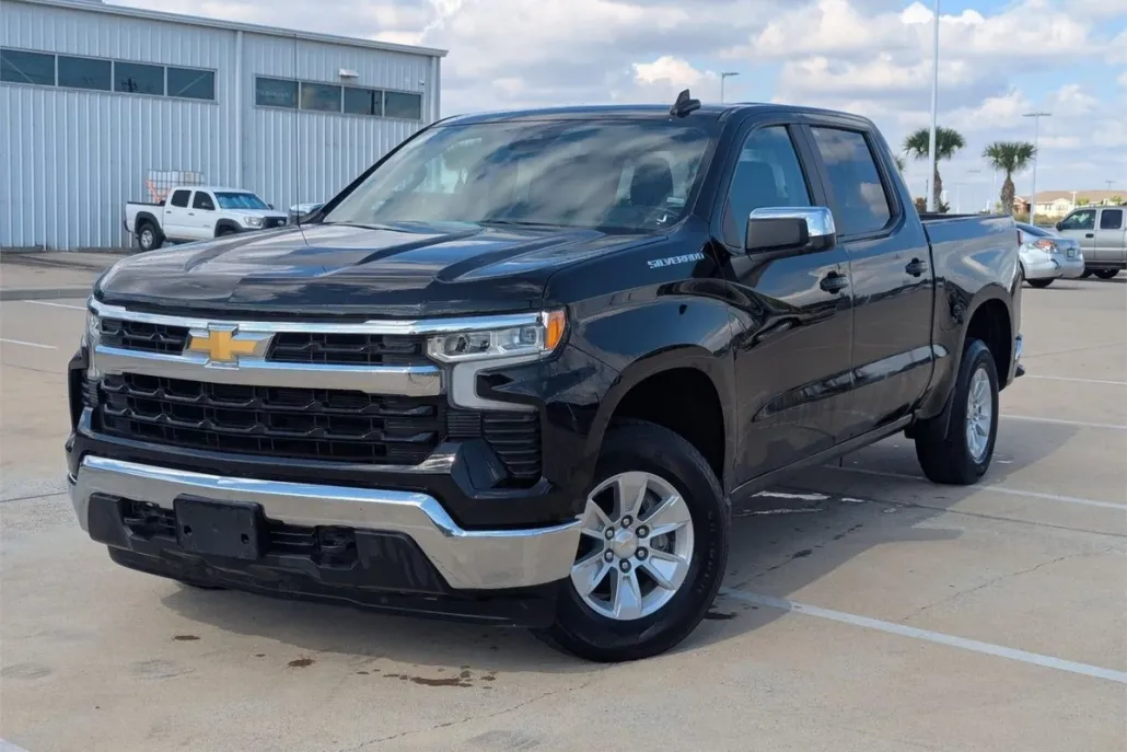 2025 Chevrolet Silverado 1500 LT photo 1