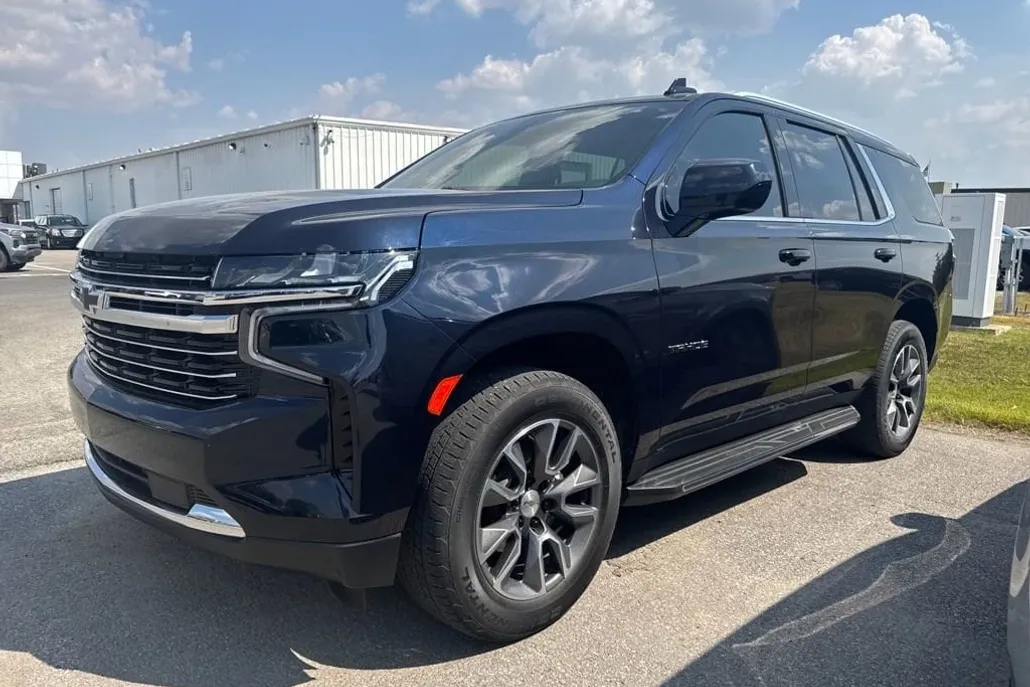 2021 Chevrolet Tahoe LT photo 1