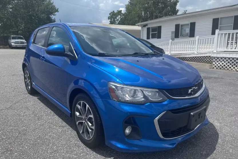 2018 Chevrolet Sonic LT photo 1