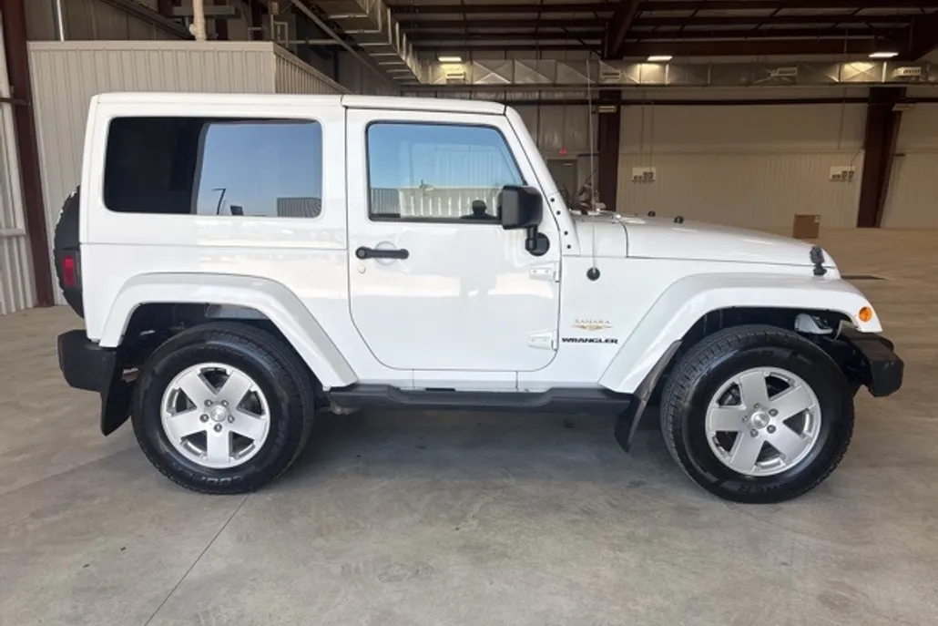 2012 Jeep Wrangler Sahara photo 1