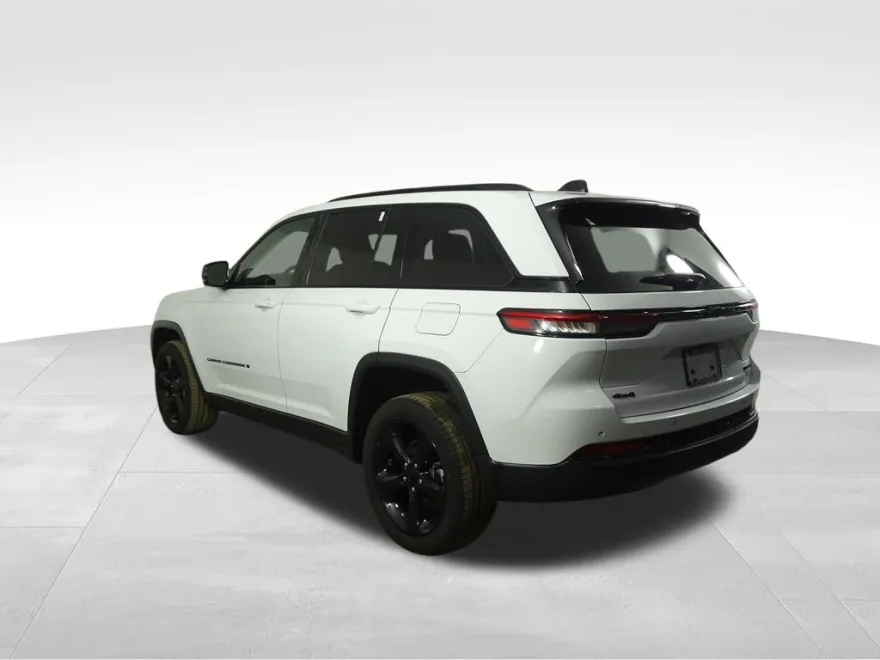 2023 Jeep Grand Cherokee Limited photo 1