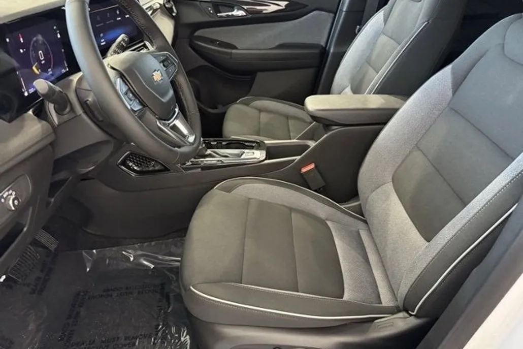 2026 Chevrolet Trailblazer LT photo 1
