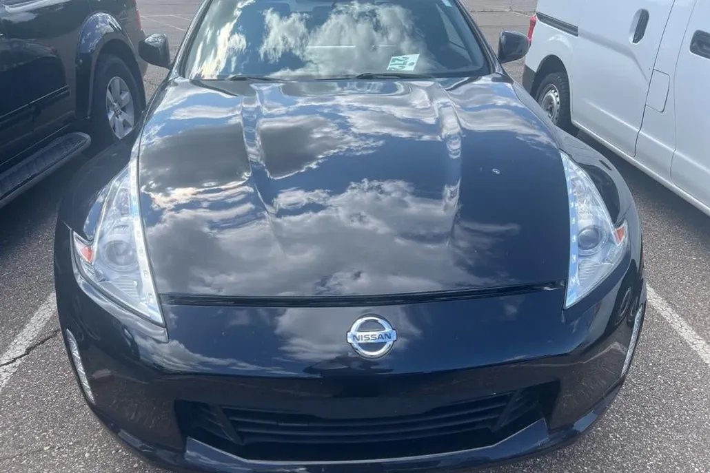 2015 Nissan 370Z photo 1
