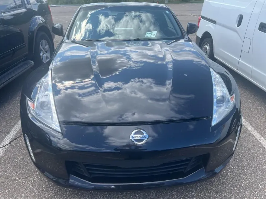 2015 Nissan 370Z photo 1