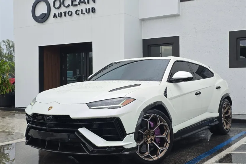2023 Lamborghini Urus Performante photo 1