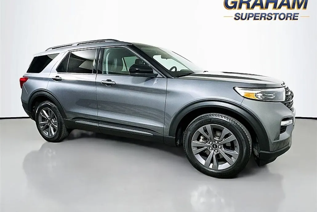 2022 Ford Explorer XLT photo 1
