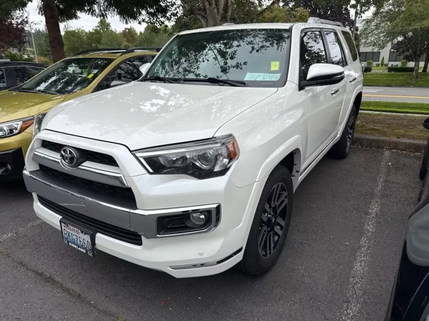 2018 Toyota 4Runner SR5 photo 1