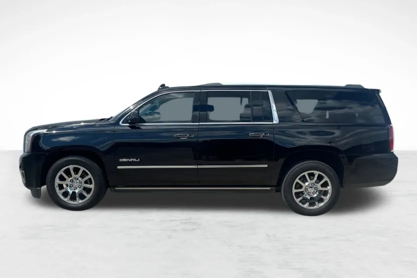 2017 Gmc Yukon XL Denali photo 1