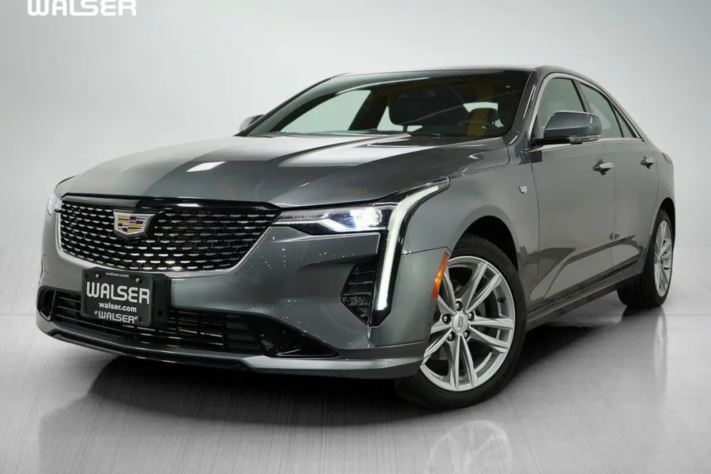 2021 Cadillac CT4 Luxury photo 1