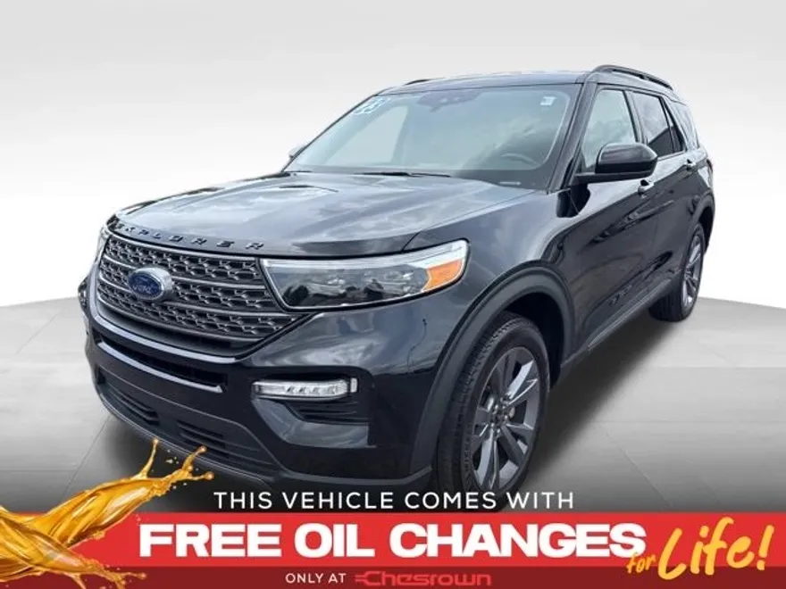 2023 Ford Explorer XLT photo 1