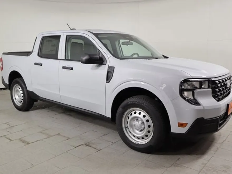 2025 Ford Maverick XL photo 1