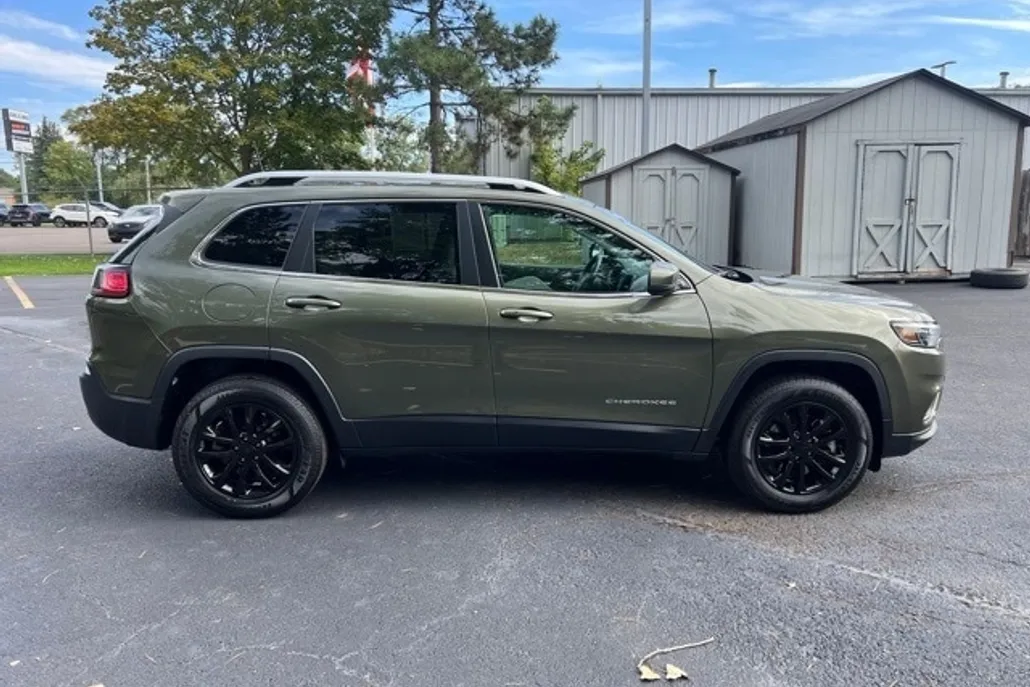 2021 Jeep Cherokee Latitude Lux photo 1