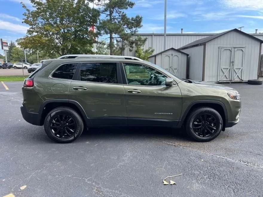 2021 Jeep Cherokee Latitude Lux photo 1