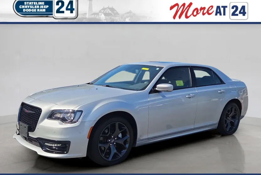 2023 Chrysler 300 photo 1