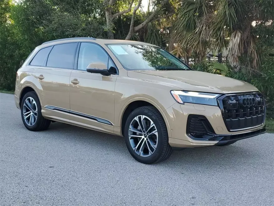 2025 Audi Q7 45 Premium Plus photo 1