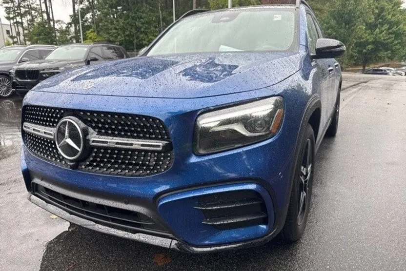 2025 Mercedes Benz GLB 250 4MATIC photo 1
