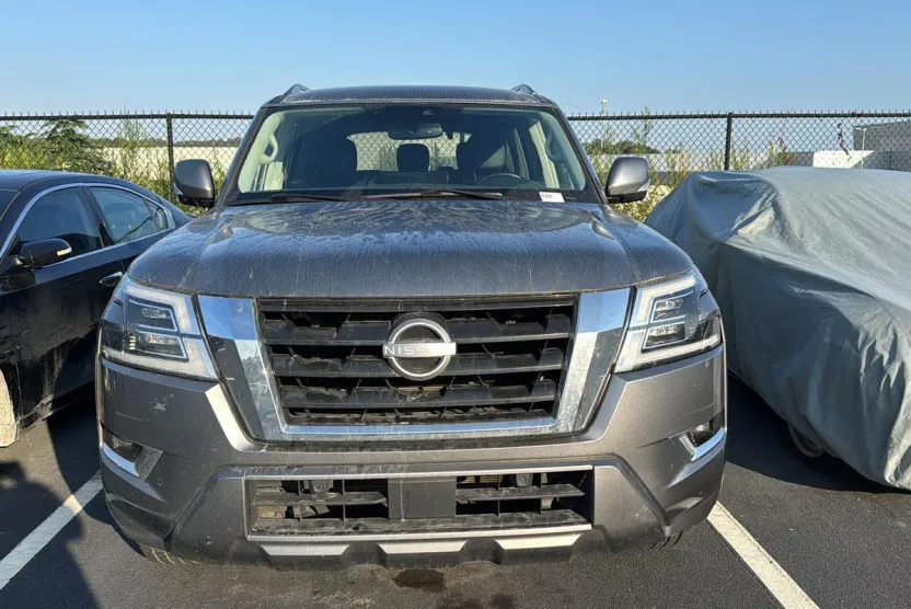2023 Nissan Armada SV photo 1
