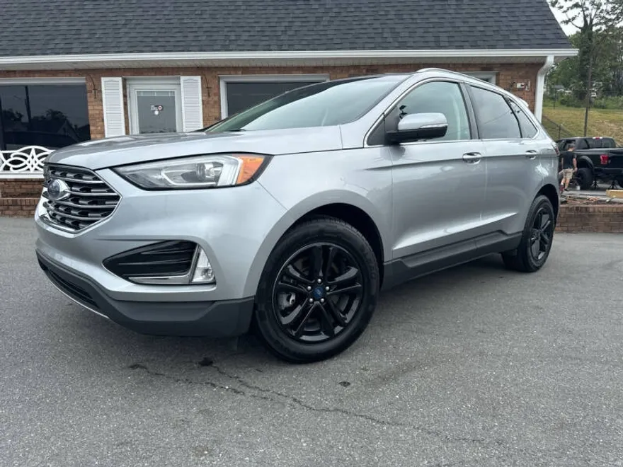 2020 Ford Edge SEL photo 1