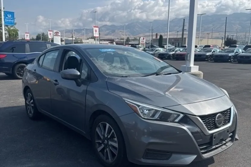 2021 Nissan Versa 1.6 SV photo 1