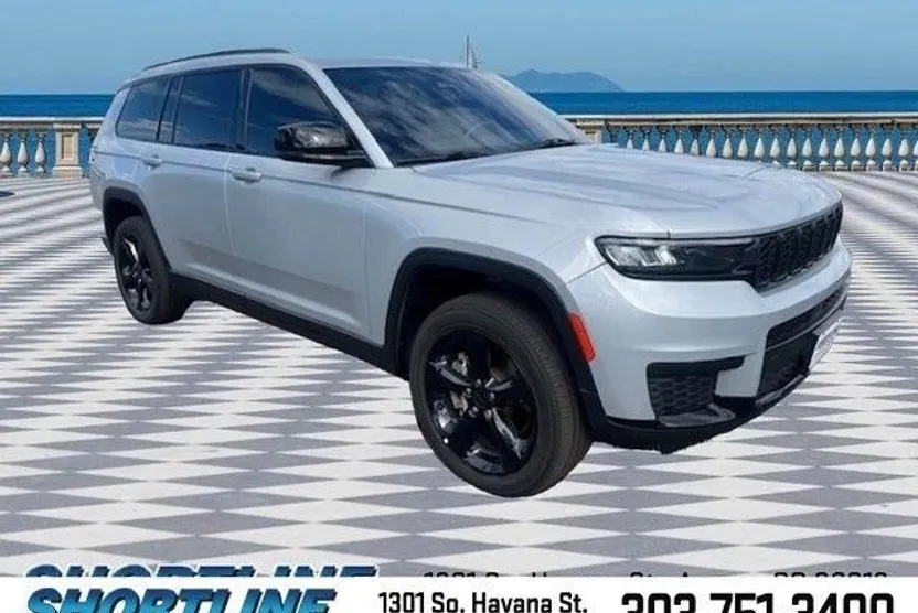 2021 Jeep Grand Cherokee Altitude photo 1