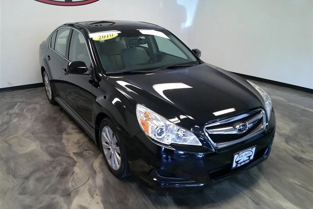 2010 Subaru Legacy 3.6R Limited photo 1