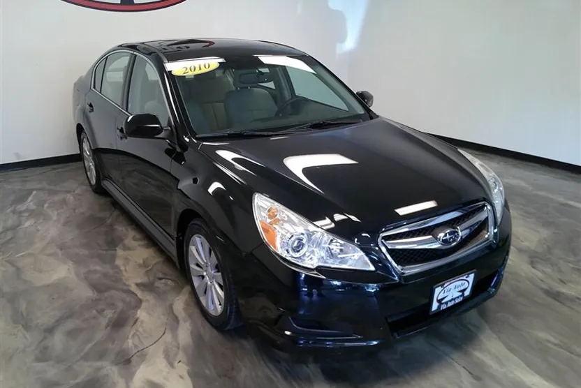 2010 Subaru Legacy 3.6R Limited photo 1