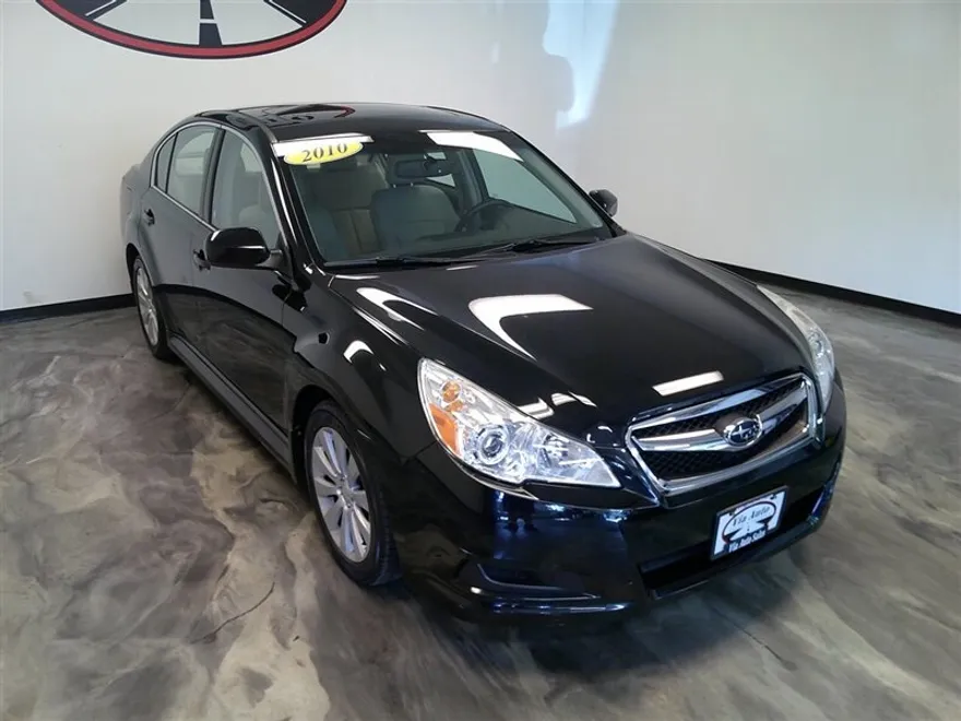 2010 Subaru Legacy 3.6R Limited photo 1