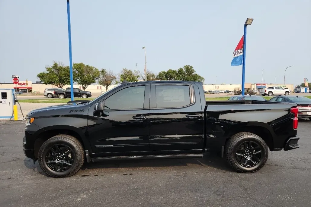 2025 Chevrolet Silverado 1500 High Country photo 1
