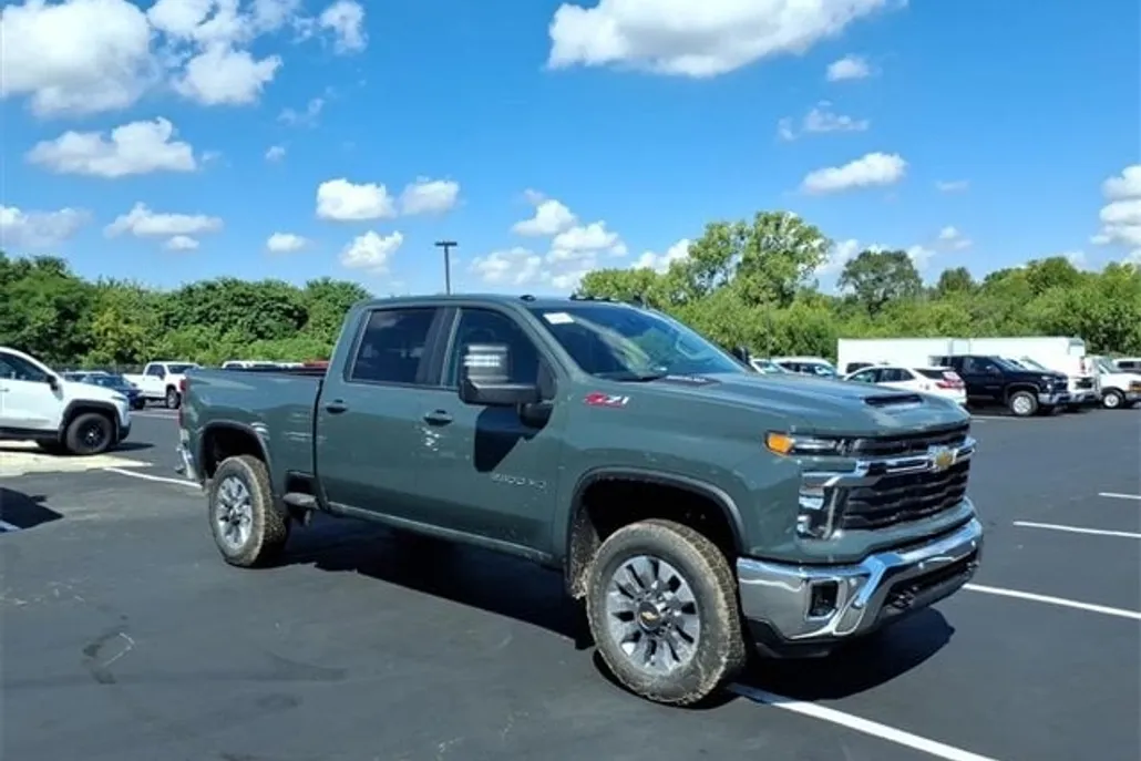 2026 Chevrolet Silverado 2500HD LT photo 1