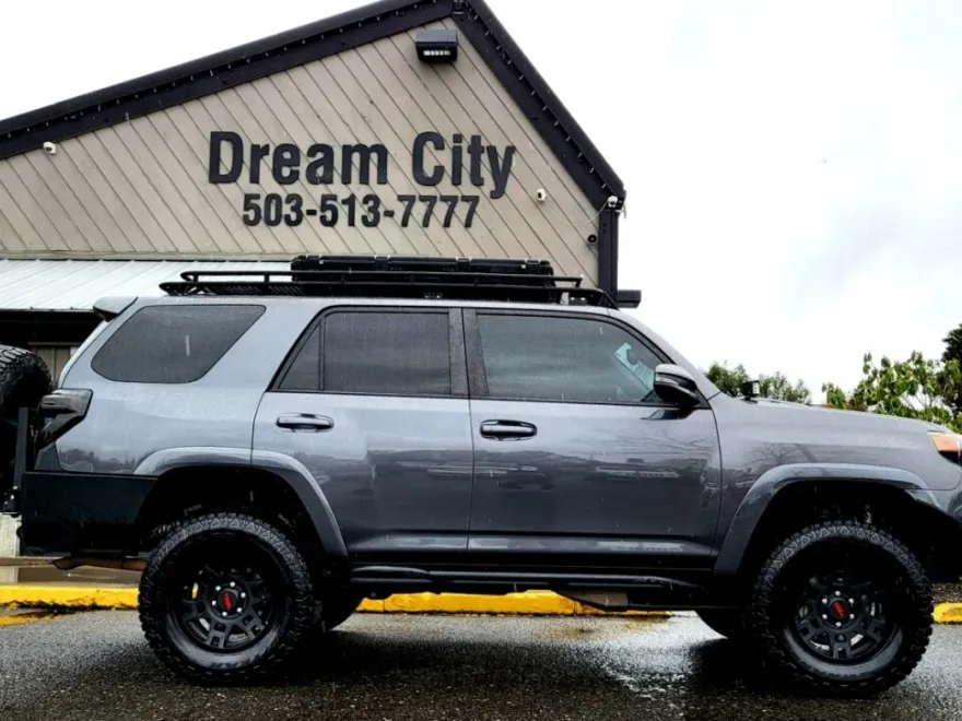 2018 Toyota 4Runner SR5 Premium photo 1