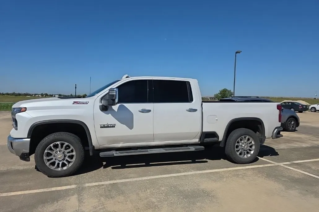 2024 Chevrolet Silverado 2500HD LTZ photo 1
