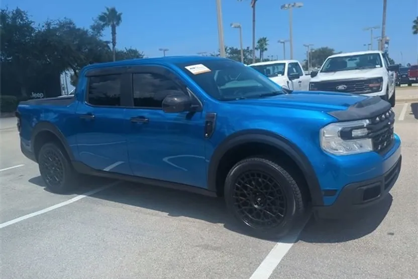2022 Ford Maverick XL photo 1