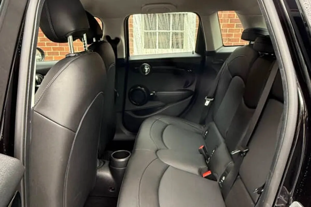 2019 Mini Cooper 4 Door Hardtop photo 1