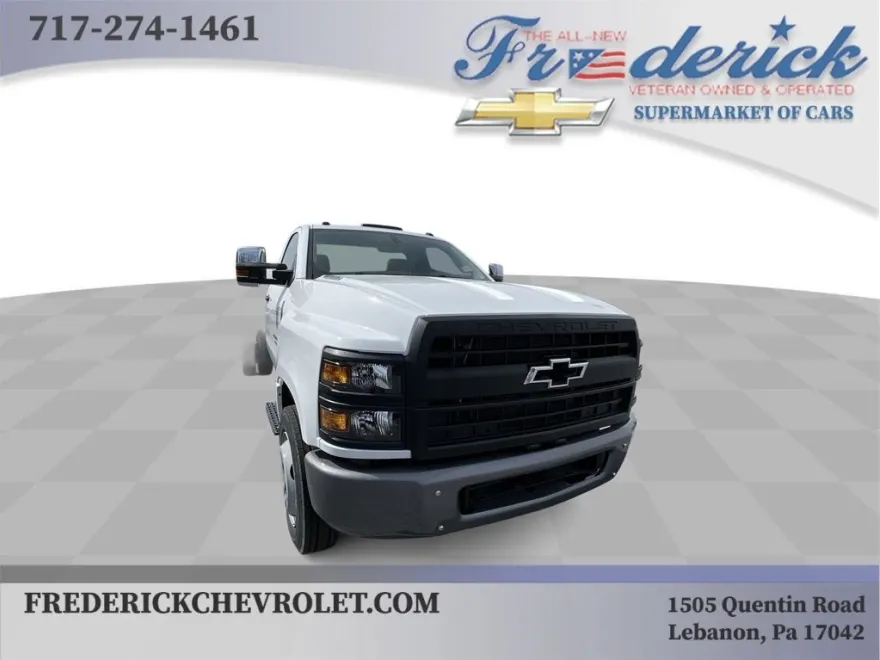 2023 Chevrolet Silverado 5500HD Work Truck photo 1