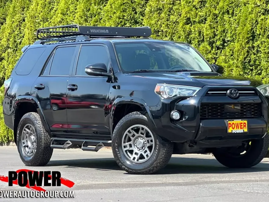 2020 Toyota 4Runner SR5 photo 1