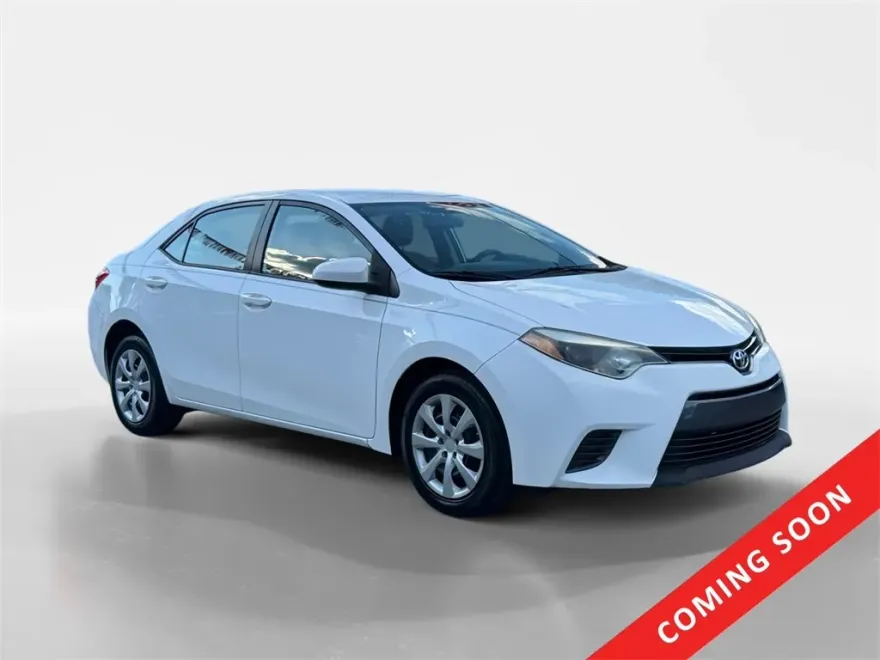 2015 Toyota Corolla LE photo 1