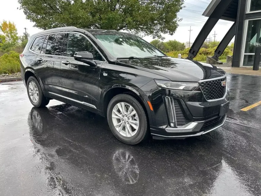 2022 Cadillac XT6 Luxury photo 1