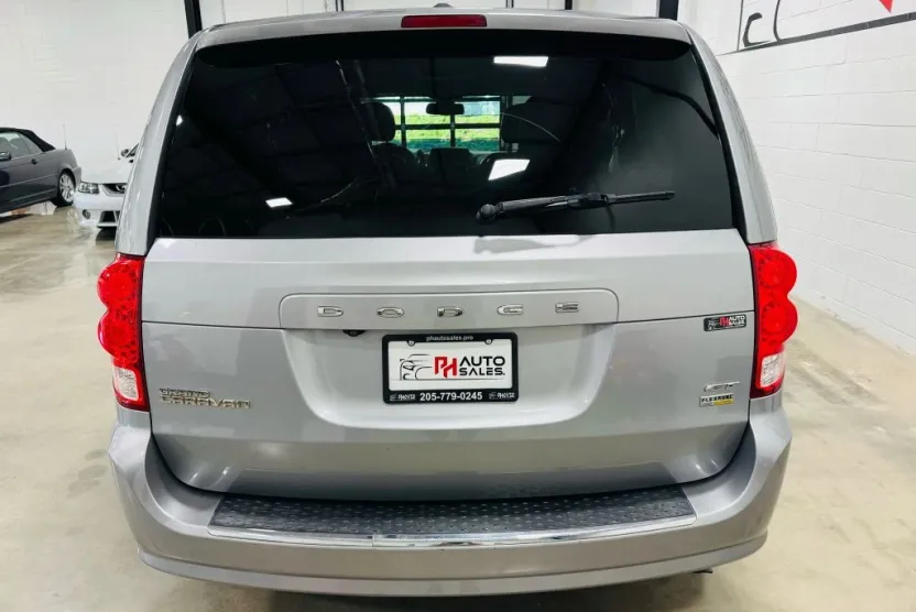 2019 Dodge Grand Caravan GT photo 1