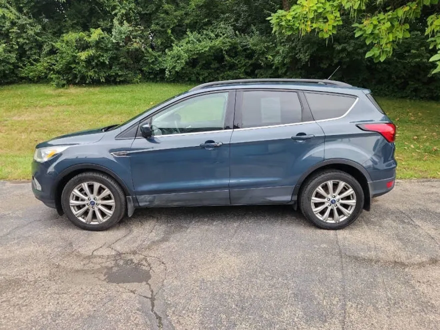 2019 Ford Escape SEL photo 1
