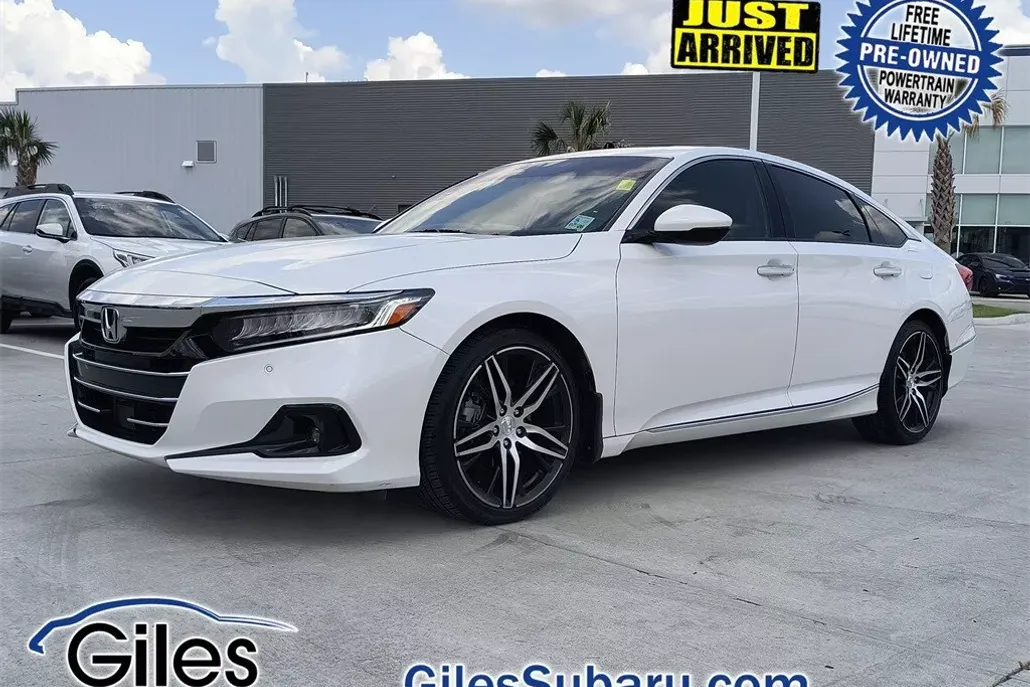 2022 Honda Accord Touring 2.0T photo 1